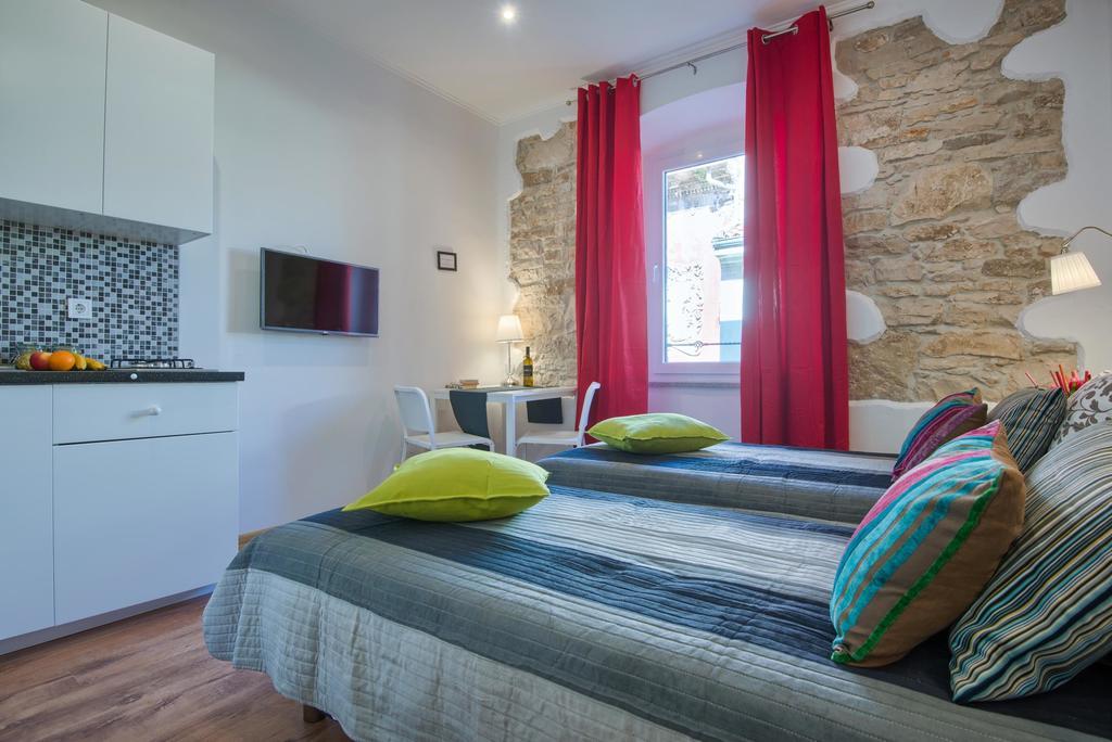 Top Center Rooms & Studio PUY Eksteriør bilde